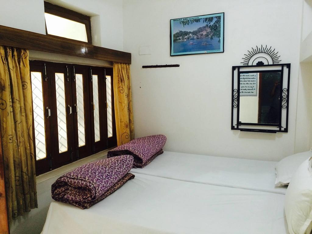 Hotel White House Pushkar Room photo